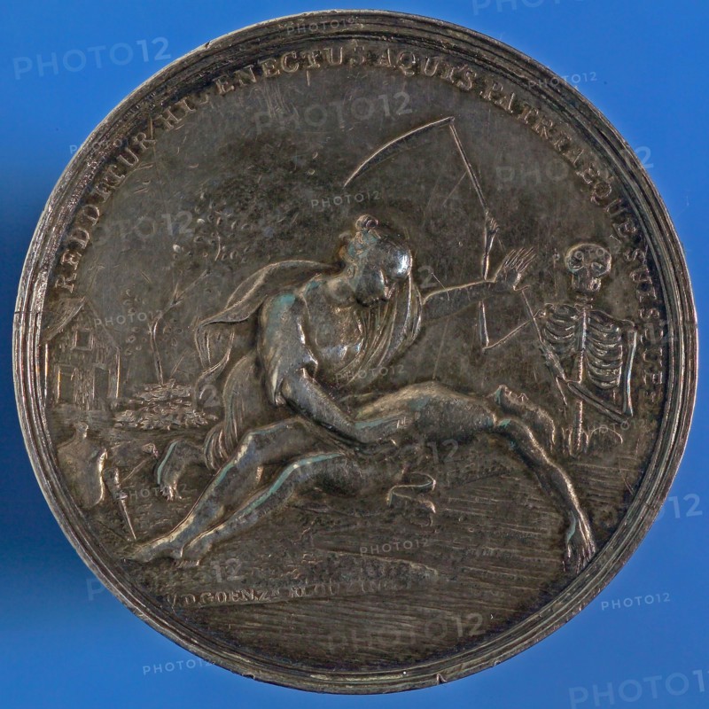 design: Van der Groen en Klouzing, Medal Maatschappij for the rescue of drowning people, penny footage silver, woman kneeling