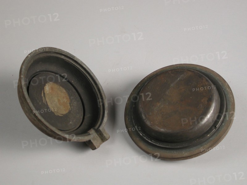 Two-piece bronze mold for dish, cast molding tool tools base metal bronze, cast twisted Two-piece bronze mold for casting plate