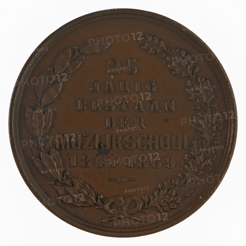 Medal on the 25th anniversary of the Music School in Rotterdam, medallion medal bronze, wreath of bonded oak and laurel branch
