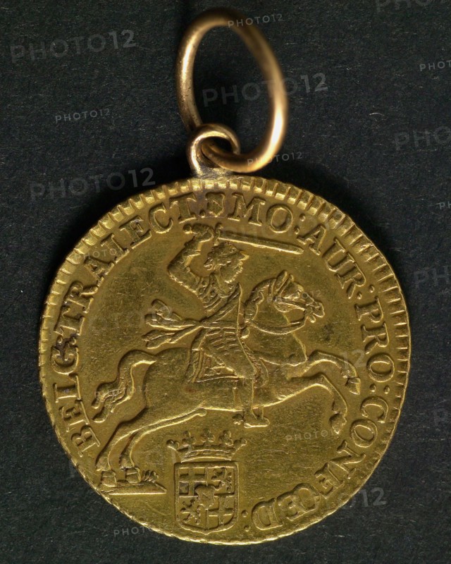 Half gold rider 1760 from Utrecht, half gold barrier currency money swap pendant ornament clothing accessory clothing gold, Coin