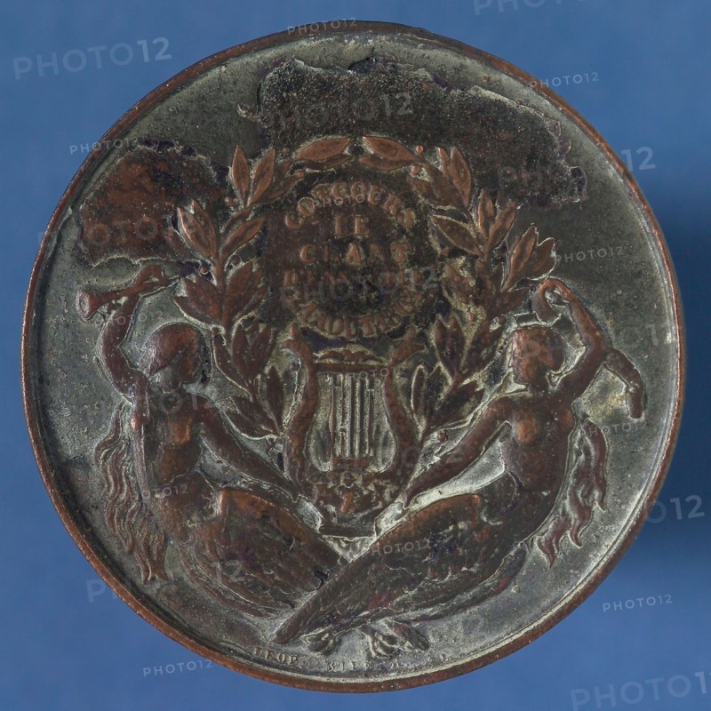 Medal of the Concours de chant, Antwerp, 1864, medallions bronze bronze, Lier with two conjoined laurels; two naked women
