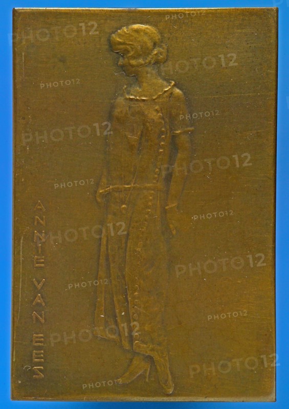 N.V. Koninklijke Nederlandsche Edelmetaalbedrijven Van Kempen, Begeer en Vos, Plaque on the BITCH of Annie van Ees, plaque