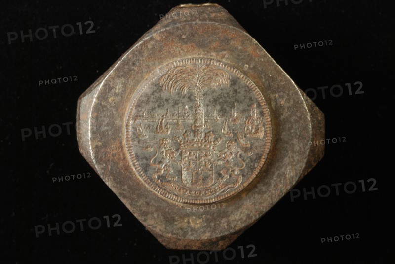 Stamp for pennies of the Rotterdam tool in 1689, punch stamp stamp metal steel, bas relief Stamp for the front of the city