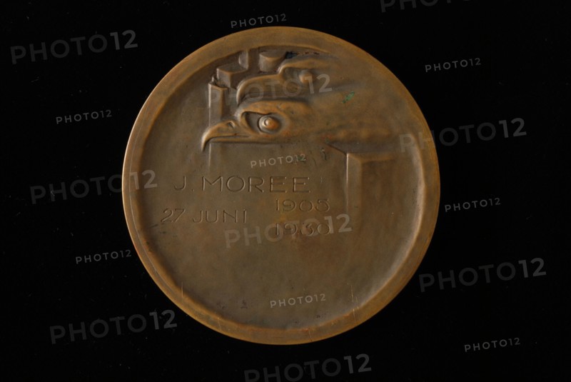 N.V. Ateliers voor Edelsmeed- en Penningkunst v.h. "Koninklijke Begeer", Medal of De Erven De Weduwe Van Nelle N.V., awarded