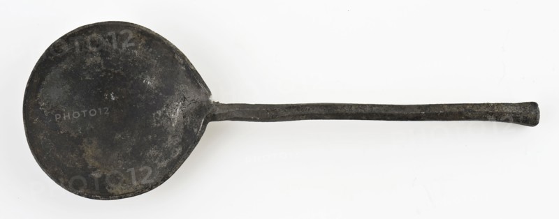 Pewter spoon, round bowl and hexagonal handle, marked, spoon cutlery soil find tin metal, cast Drop-shaped tray handle.