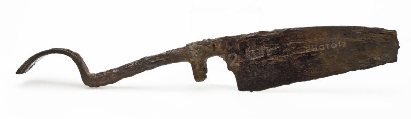 Half of squeeze shears with broad blade, pinch cutter scissor cutting tool soil find iron metal, forged Fragment