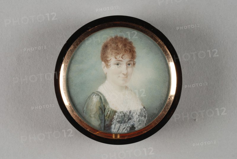 Gijsbertus Johannus van den Berg, Snuffbox with portrait of woman, snuffbox holder turtle leg tooth ivory paint watercolor