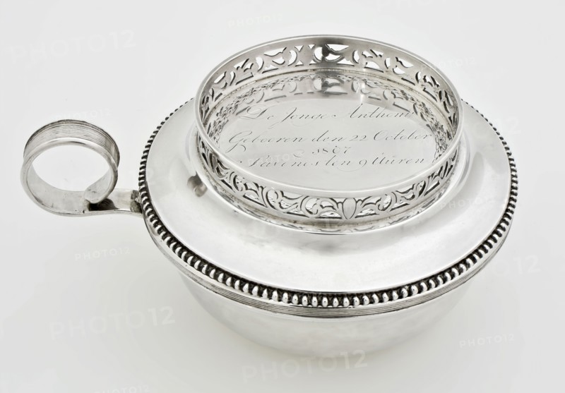 Silversmith: Cornelis Knuijsting, Porcelain bowl with lid and inscription: De Jonghe Anthony Born on 22 October 1807 Evening