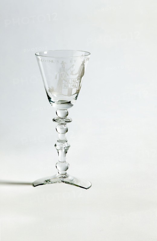 Chalice glass engraved with coat of arms of Rotterdam, two doctors and inscription St Cosmus et St Damianus, wineglass drinking