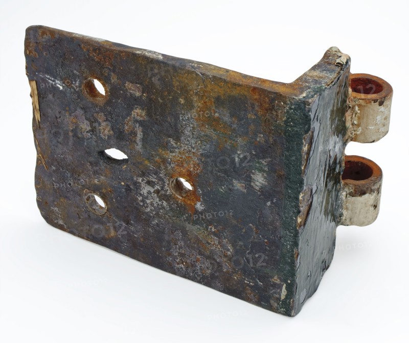 Hinge of front door Schielandshuis, hinge part iron paint metal, forged Half of weft hinge with sharp wedge-shaped plate