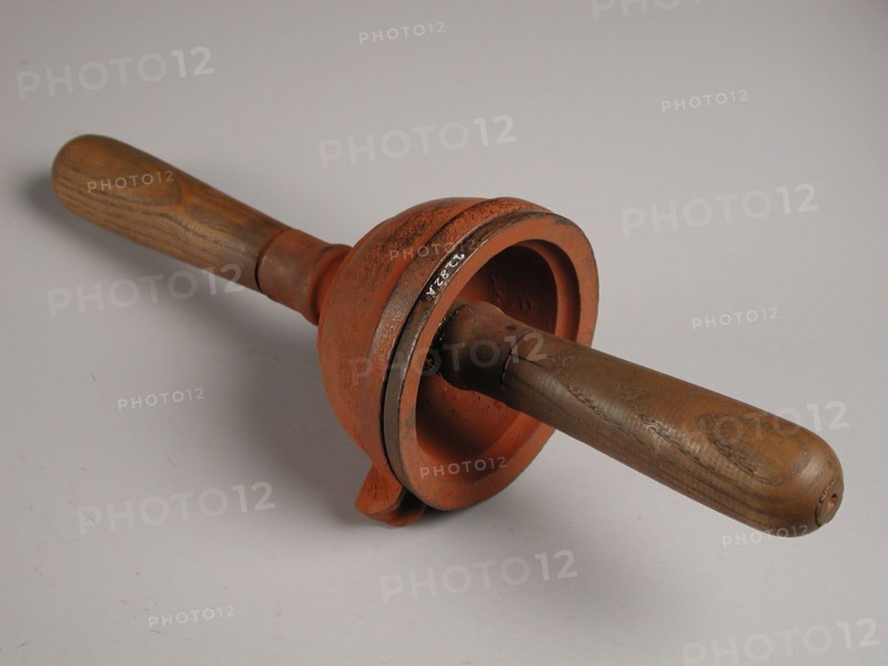 Two-piece bronze mold for bowl, cast molding tool tools base metal bronze iron wood, cast twisted Two-piece bronze mold