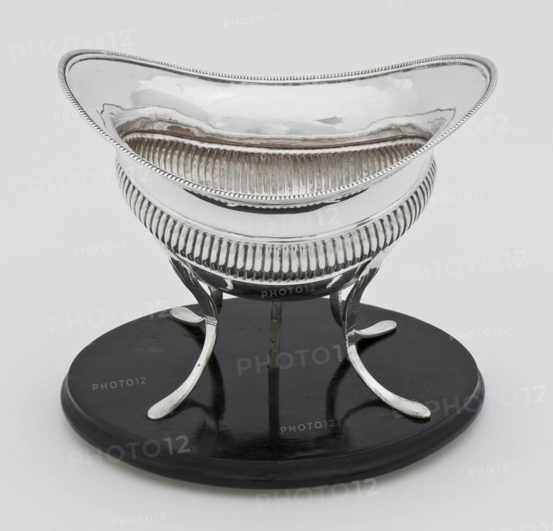 Silversmith: J.J.J. Peeters, Biedermeier brazier on black plateau, silver wood copper wood, cast Oblong oblong box pivoting