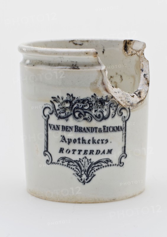 Pharmacy jar, ointment jar with imprint Van den Brandt & Eickma Rotterdam, apothecary jar ointment jar holder soil find ceramic