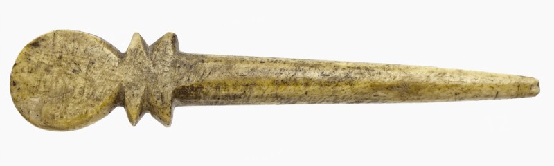 Pin with flat, rounded reverse side, possible tuning key or stilus for use with washing plate, letter pen artifact soil find leg