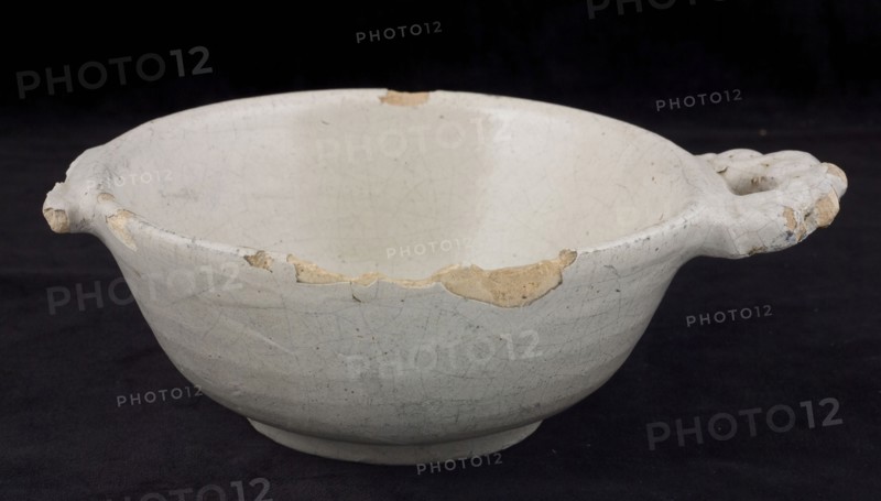 Earthenware pap bowl with carved ears, off-white glazed, pop bowl bowl crockery holder earth discovery ceramics earthenware
