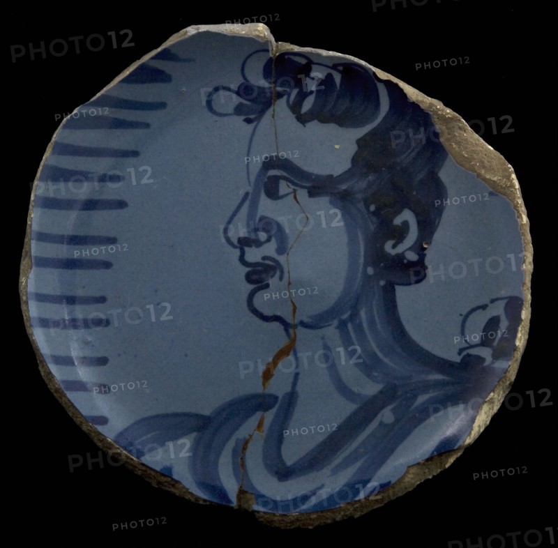 Soul of berettino with classic face on blue ground, plate dish crockery holder soil find ceramic earthenware glaze tinglage