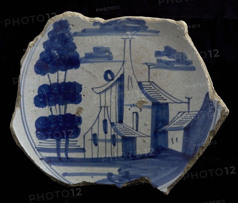 Fragment majolica dish, blue on white, on mirror landscape with house and tree, dish crockery holder soil find ceramic