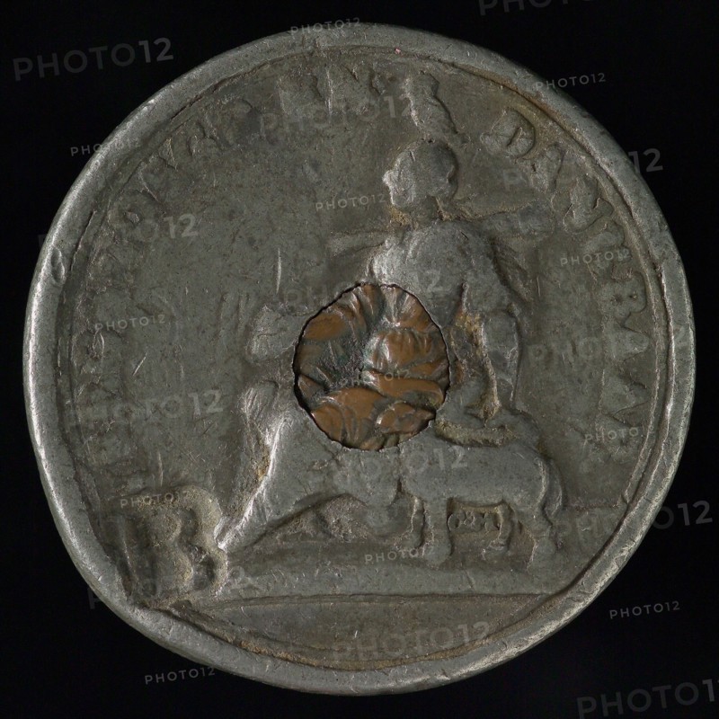 BroodMedal Gereformeerde Diaconie 1777, bread penny penny swap lead copper metal, indistinct image (pile loaves?), REFORMED