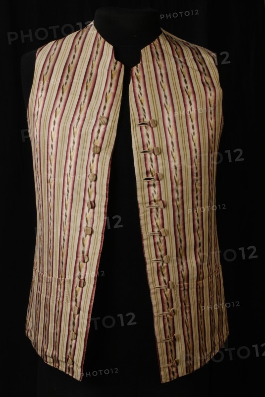 Mens vest with silk front, vest outerwear men's clothing silk linen shoulder w 35,0, waist w 41,5 bottom w 43,0 ikat textile
