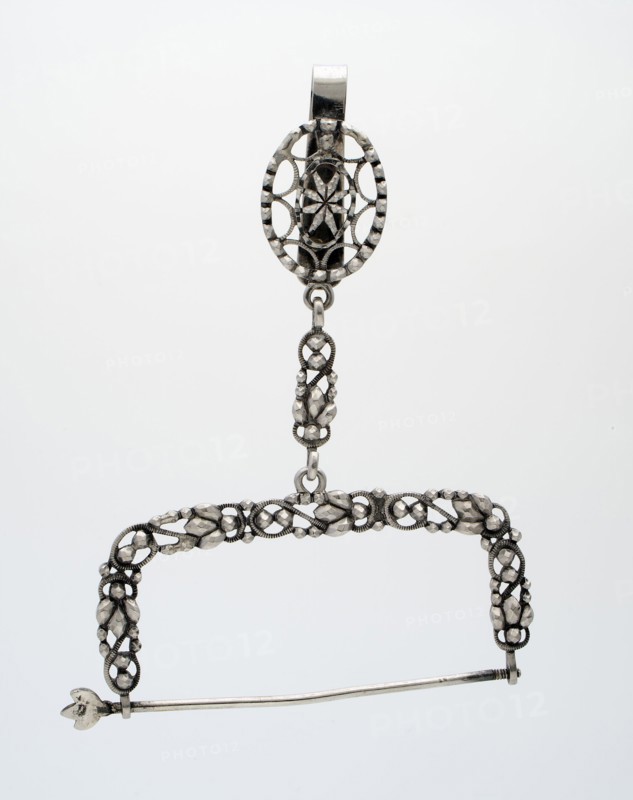 Abraham Monsieur, Silver ball holder with hook, Tangle holder holder silver, molded maker's mark: AMS knitting