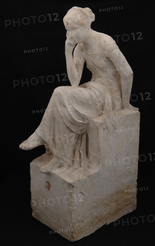 Charles van Wijk, Plaster image of seated woman in pensive posture, allegory of reason, sculpture visual material model plaster