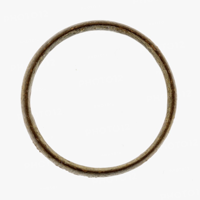 Copper ring, ring part soil found copper metal d 0,3, cast Copper ring Poorly finished on the inside. Lightly curled