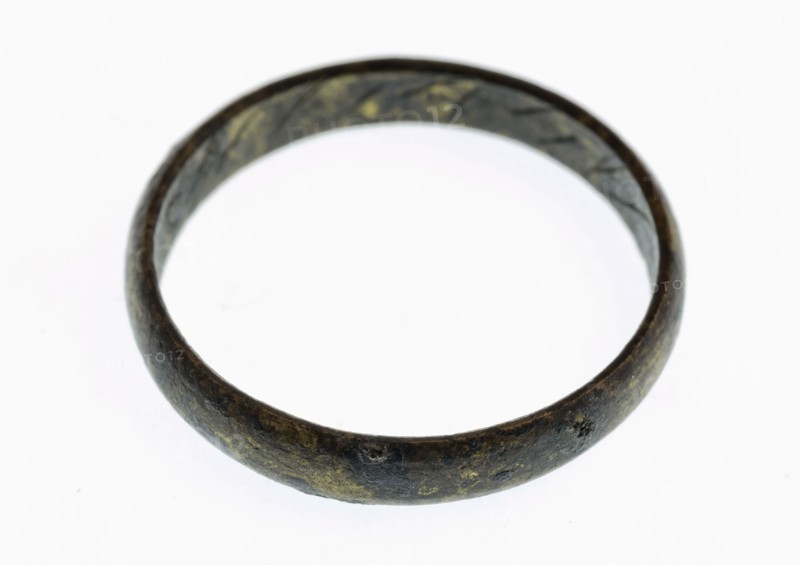Copper ring, wedding ring, ring jewel clothing accessory clothing soil find copper metal, d 0,3 Copper ring Model of the classic
