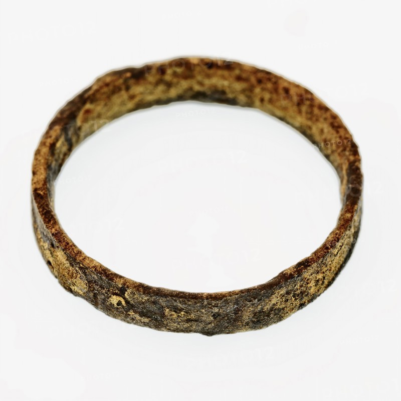 Brass ring, flat and smooth-walled, ring jewel clothing accessory clothing bottomfound brass metal, d 0.4 brass ring