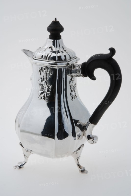Bartholomeus van der Tooren, Three-piece crockery milk jug, milk jug tableware holder tea set tableware silver, gram Three-piece