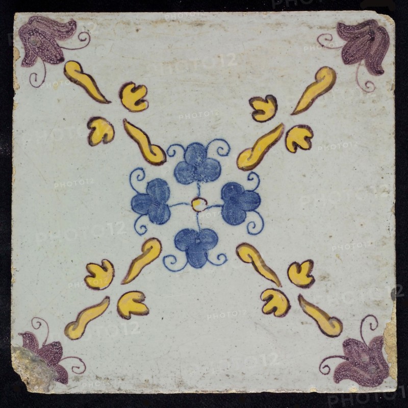 F.J. Kleyn, Ornament tile, clovers, Rotterdammer cross rose, corner pattern flower?, wall tile tile sculpture ceramic