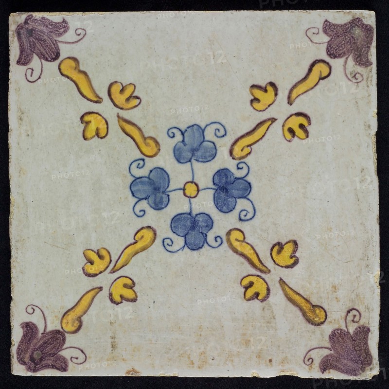 F.J. Kleyn, Ornament tile, clovers, Rotterdammer cross rose, corner motif flower?, wall tile tile sculpture ceramic earthenware
