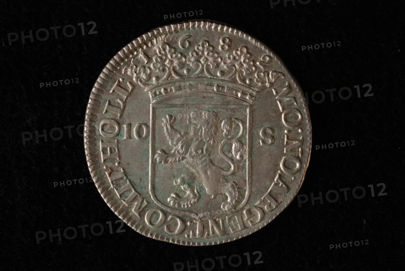 Mattheus Gonnemans (mint master), Ten penny Holland 1682, ten stuiver coin money swap silver, minted, HAC NITIMVR - HANC TVEMVR