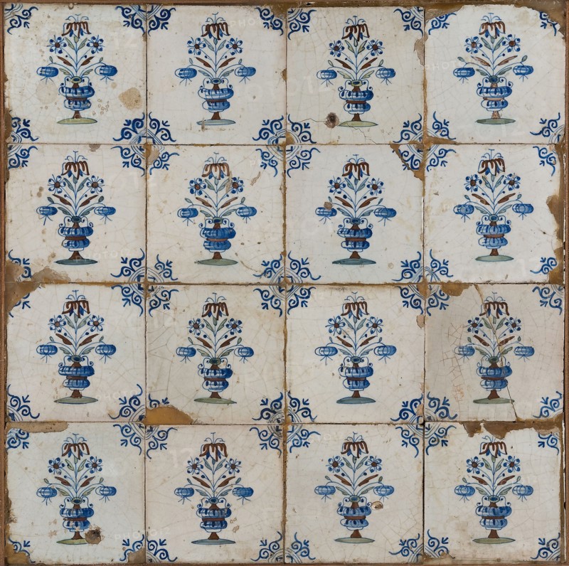 Tile field of sixteen pieces, four high, four wide; flower vase, corner pattern ox head, tiled field wall tile tile sculpture