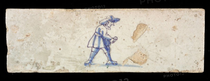 Border tile, painted with blue, male figure, border tile wall tile tile material ceramics earthenware glaze, baked 2x glazed
