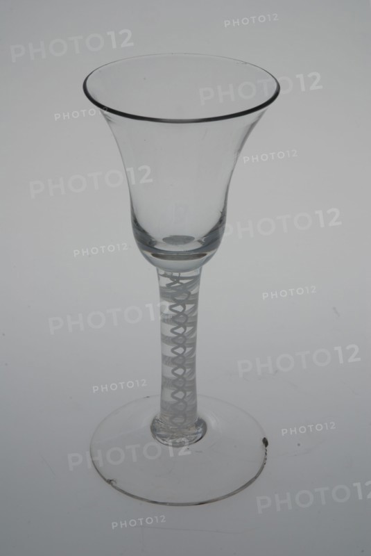 Chalice, pendulum glass, wine glass drinking glass drinking utensils tableware holder glass, gram free blown and shaped glass