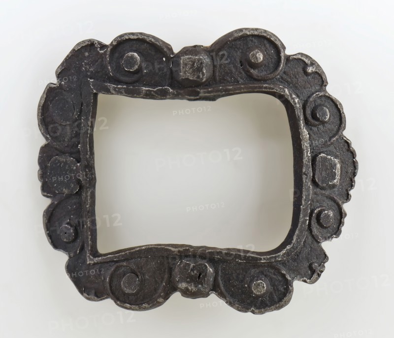 Pewter spline without further components, buckle fastener component soil find tin metal, archeology Rotterdam Kralingen