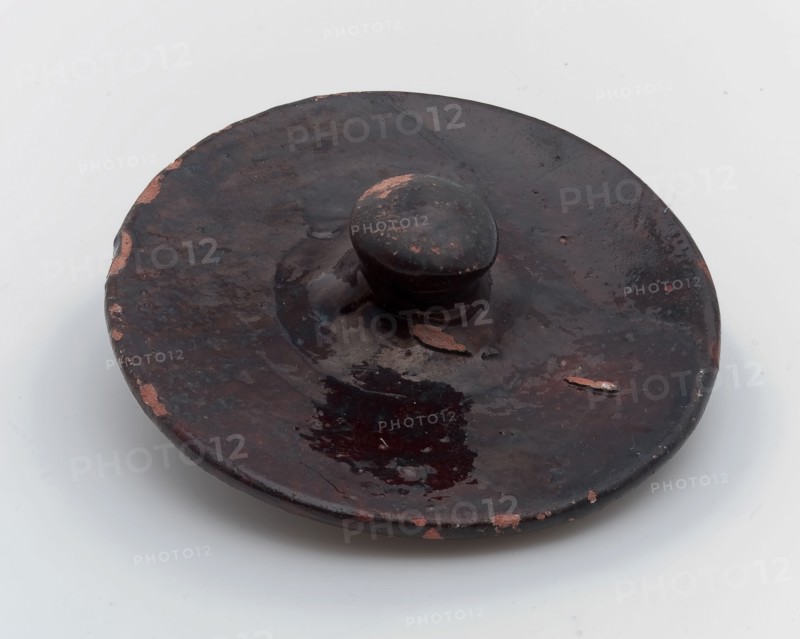 Earthenware lid, entirely dark brown glazed, lid closure soil find ceramic earthenware glaze lead glaze, hand turned glazed