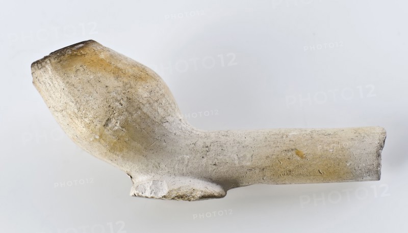 Anthoni Allijn, White clay pipe, marked, smooth handle with exceptional wide heel, clay pipe smoking equipment smoke floor