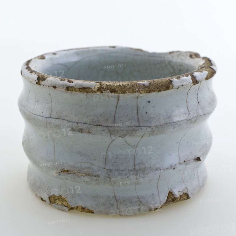 Earthenware ointment jar, low model, white glazed, ointment jar pot holder soil find ceramic pottery glaze tin glaze, delfts