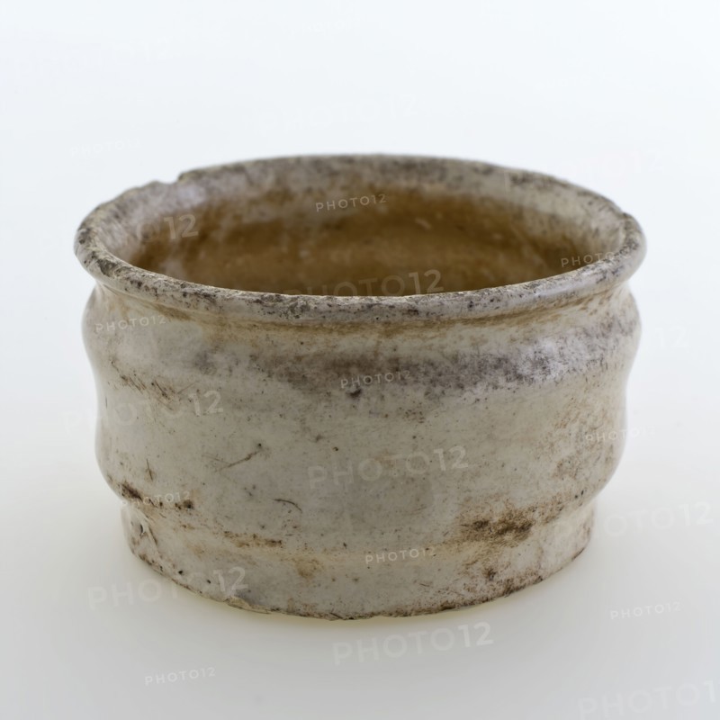 Pottery ointment jar, low model, white glazed, ointment jar pot holder soil find ceramic earthenware glaze tin glaze, delft
