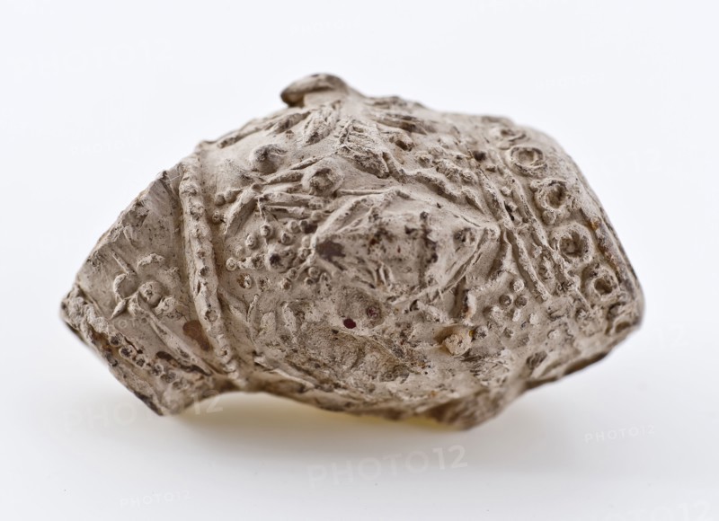 White pipe bowl, exuberantly decorated in relief, baroque pipe, clay pipe smoking equipment smoking floor found ceramic