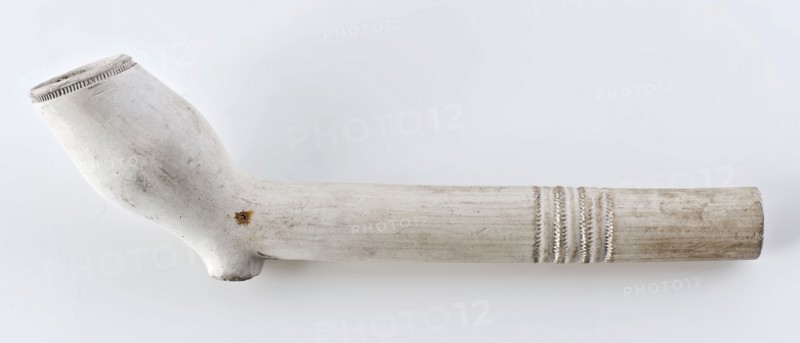 Abram Danielsz. van Hoorn, White clay pipe, marked, stemmed with simple rings, clay pipe smoking equipment smoke floor pottery