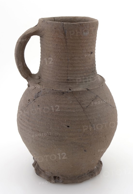 Stoneware jug, ball model with wide vertical ear, on squeeze foot, can crockery holder soil find ceramic stoneware, hand-turned