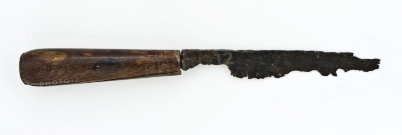 Remainder of small table knife with legs handle, knife cutlery soil find iron bone metal, archeology Rotterdam Kralingen