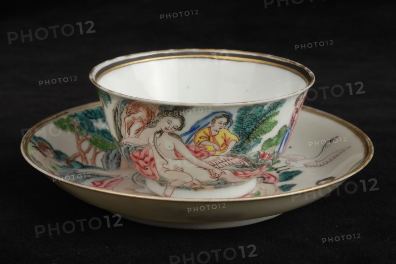Cup and saucer, Chine de Commande porcelain depicting Leda and the swan, cup and saucer drinking utensils tableware holder