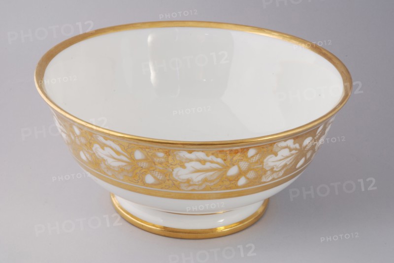 White bowl with golden band with acorn and leaf decoration, rinse bowl holder coffee service tea set dinnerware ceramics