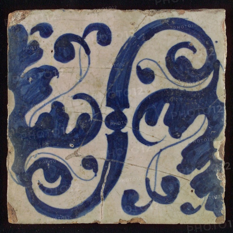 Tile, blue on white, diagonally an S-shaped volute and stylized leaf ornaments, tile picture material fragment ceramic pottery