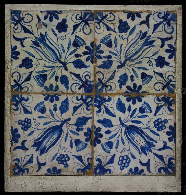 Tile field, four ornament tiles, diagonal decor, blue on white, with tulip and rosettes, corner motif lily, tile field wall tile
