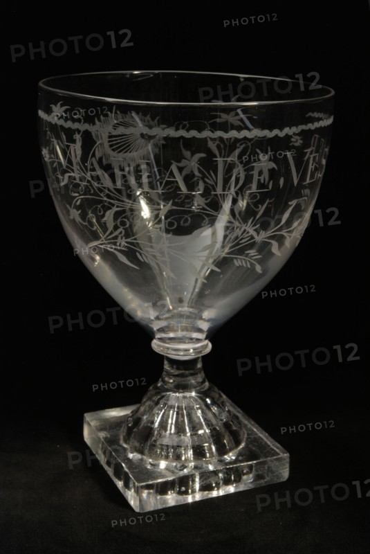 Chalice engraved with Maria, De, Vesser, wineglass drinking glass drinking utensils tableware holder lead glass glass, gram free