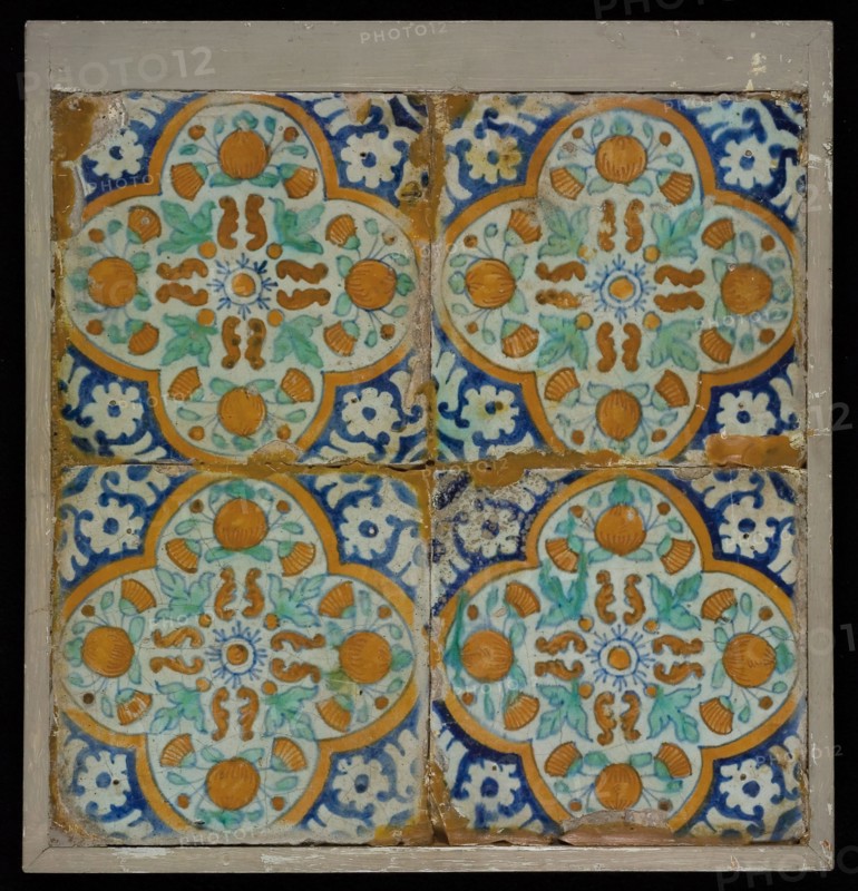 Tile field, four tiles, central decor, with orange, blue and green on white, pompadour, frame: vierpas, tiled field wall tile